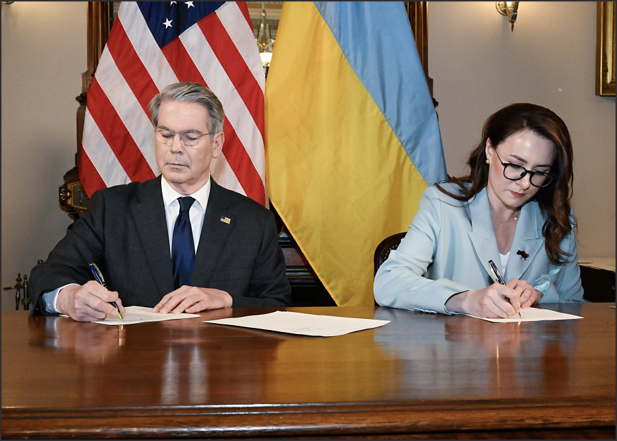 SUA și Ucraina au semnat acordul privind mineralele. „Pohta ce-a pohtit” Trump